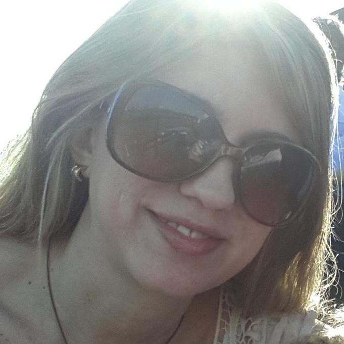 ONEonONEar's profile picture. Languages: Clases+Traducciones. In-company/Particulares. Asistentes virtuales y Secretarias. Esp/Ing/Port/otros.