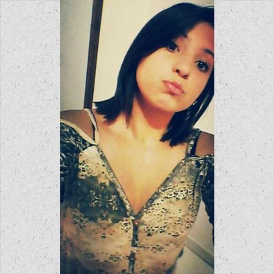 emyllilins's profile picture. Eu