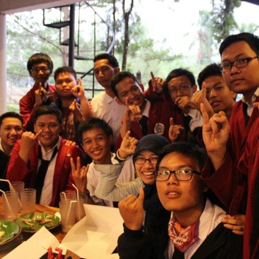 Aditya Eka Saputra | part of #Computer Engineering Network at  Bina Informatika  | MAN UTD |I'was Born 25 September 1997|