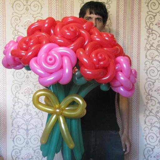 Balloon twisting