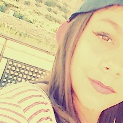 13. Al lado de @ra_racheelii.Pisando fuerte y dejando huella.Abrazos que,recargan el alma.S