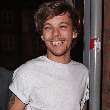 THANKS FOR VOTING YOU MAGNIFICENT CREATURES YOU ALL DESERVE TO FRICKLE FRACKLE YOUR FAV COURTESY OF @DROGONJH