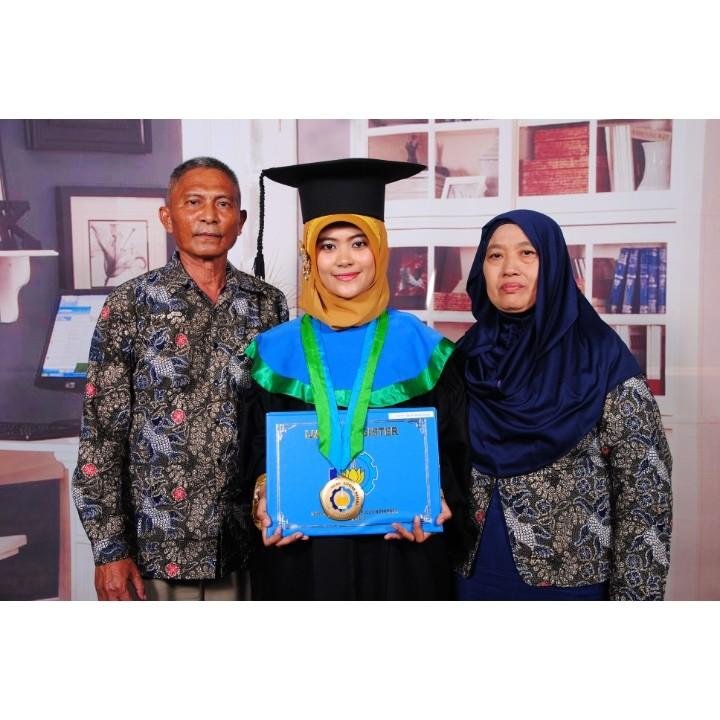 Thanks God! YOU give me parents like Bapak Ibu. They're my life, my strength :') [ve1992]