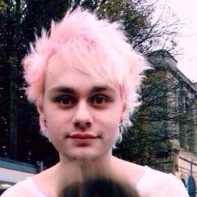 i gave you a free follow so please follow @CuthbertAddict in return ☺️ also RT some recent tweets from that account if you want a DM to ALL of 5sos!!!