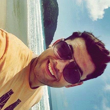 instagram @alecesario1