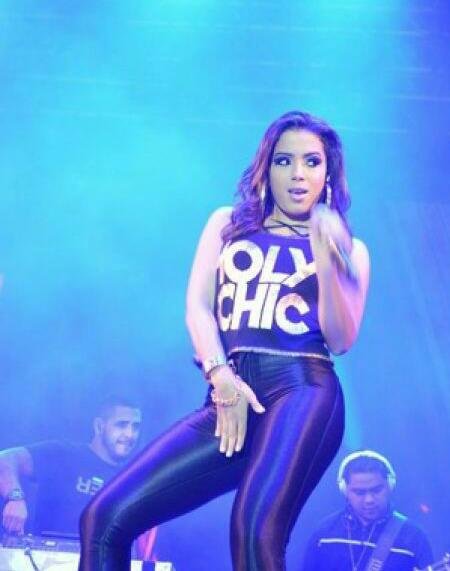 FC pra melhor IDOLA DO MUNDO @anitta_oficial Any te amoo mais q tdoo ...