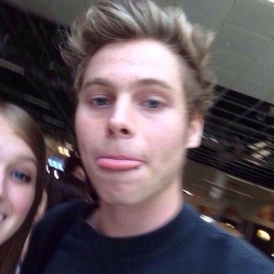 follow @x5soshelppx for updates, follow help, daily dms, and more!!