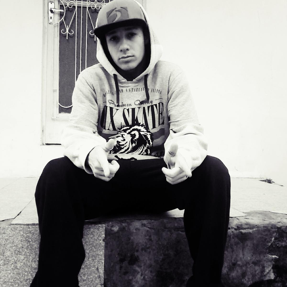 rap loko chapa o globo . o homi já sabem q eu sou rapper , enquadra sempre.