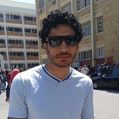 طالب فى كليه اداب قسم لغه عربيه جامعه اسكندريه