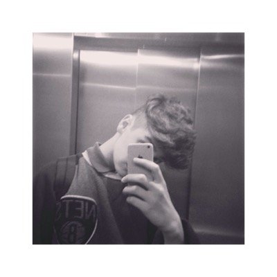 Indxpxndxnt's profile picture. Steve la pizza fait un représentation de tricycle qui déchire