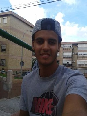 mi abuelo esta en los cielos, mi abuelo esta en los cielos, y desde arriba me dice, Borja, tu no tengas miedo. pon al mundo en silencio y escucha a tu corazon.