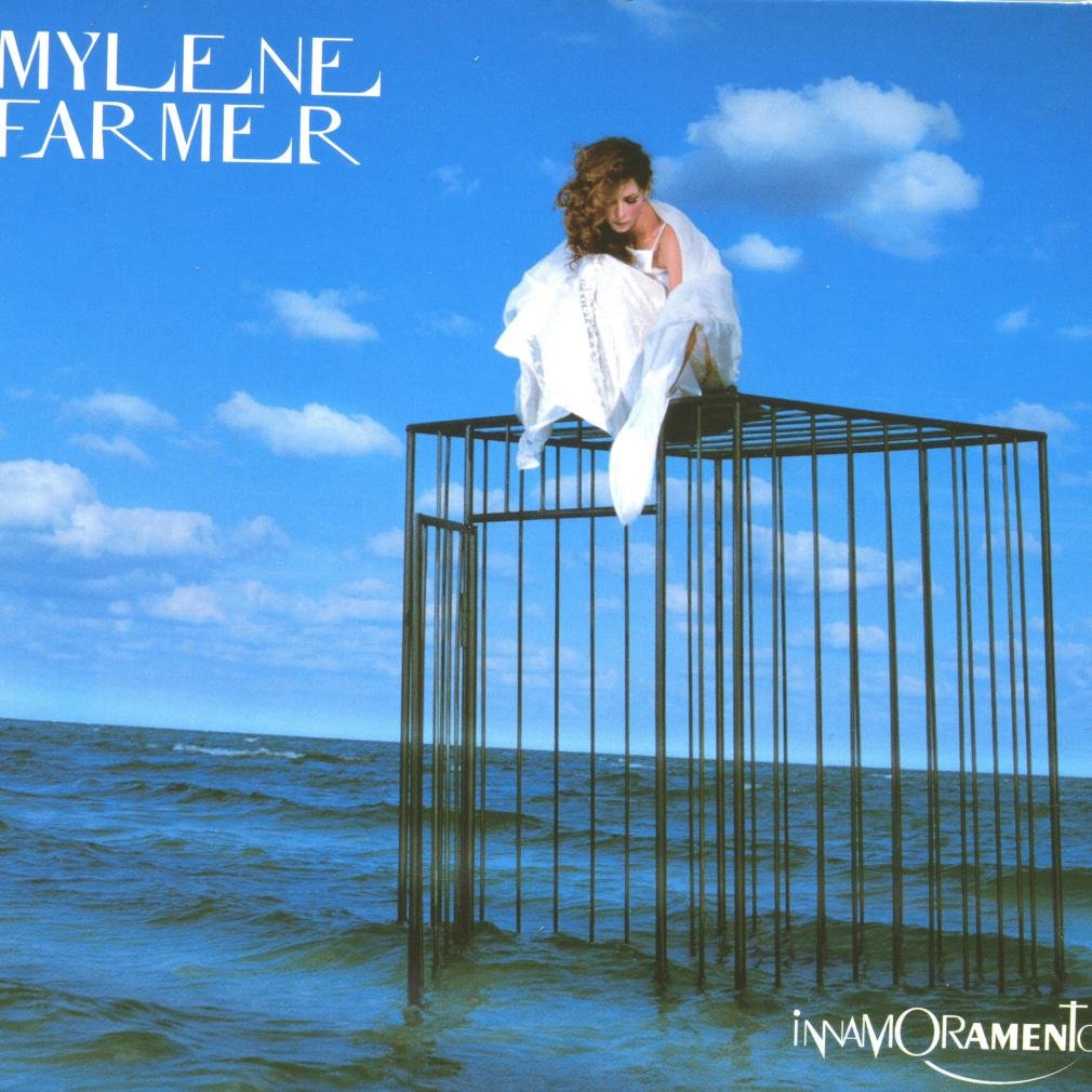 Bonjour tout le monde, je m'appelle Florian, comme vous le voyez, je suis super fan de Mylène Farmer
