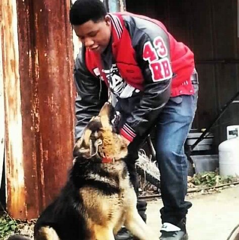 IndaM8BITrust's profile picture. 