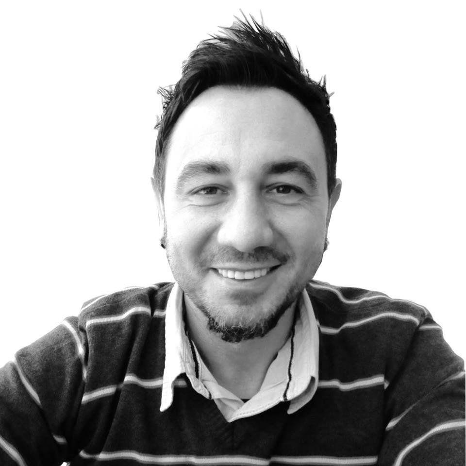 Libre pensador. Abogado sui generis. Emprendedor profesional, político amateur.