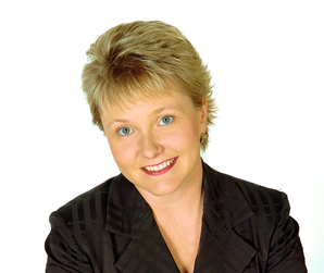 LynneRowland's profile picture. Great wife to amazing husband Hunter, Fun real estate professional, strict but fair Mom, crazy about my 2 big birds (Macaws) and our new African Grey.