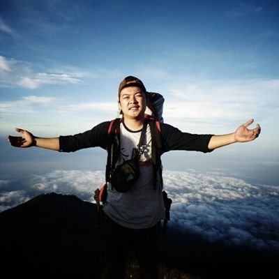 zhyha's profile picture. 