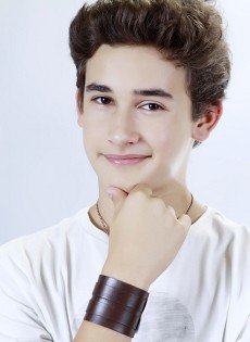 Rico e vaidoso, Duda é parente distante dos Almeida Campos, filho da prima de Carmem. Duda é bonito e anda sempre com aparelhos digitais de última tecnologia, c