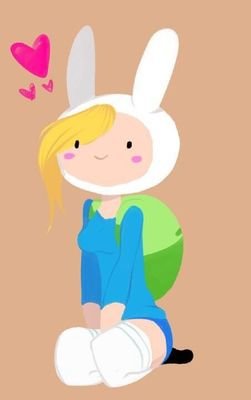 Soy Fionna la única chica humana de aaa soy una aventurera de corazón y que dises te unes a mi aventura...