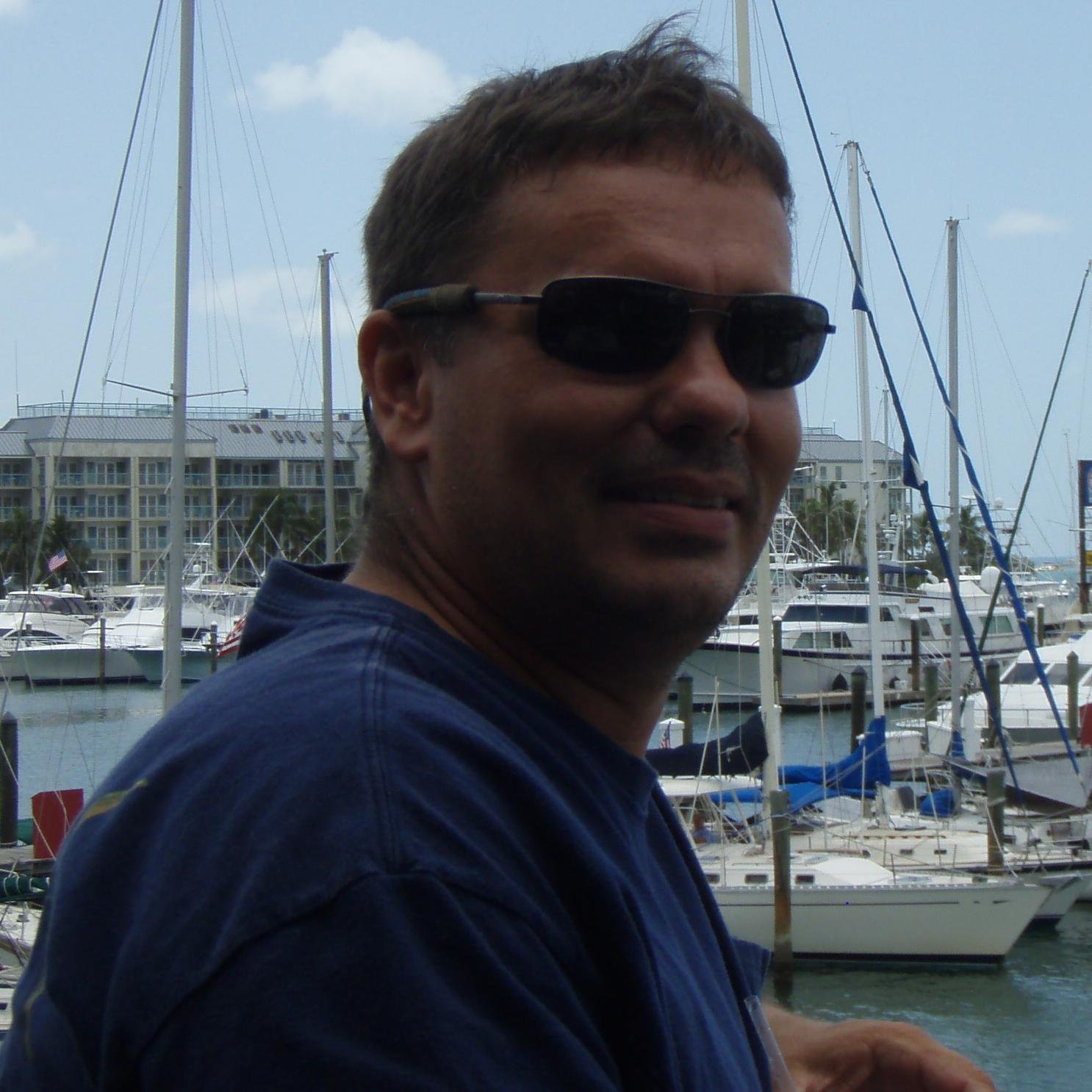 estags14's profile picture. 