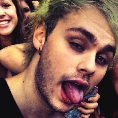 I GAVE YOU A FREE FOLLOW SO FOLLOW @irwincapital THANKS BABY ILY