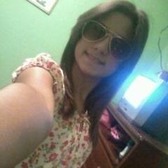 Quien te lastima te hace fuerte,quien te critica te hace impontante,quien te envidia te hace grande....