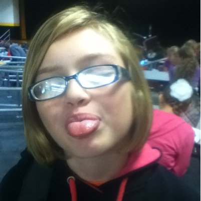 Im friends with @1D5sosmyers and i lovee 5sos and 1D