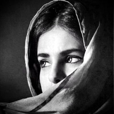 doodee1987's profile picture. مجرُد حْرَوفً مبُعثَرهً تحُكيً مَاتخَفْيهُ ﺎلقْلۆبُ وشكرَا لمَنْ قَراء حُروفِيْ وَابتسَمْ وَعذرًا لمّنْ اصَابتهُمْ حرٌوفِيْ وَجعًا ♡̷̷̷̷̷̷̷ '