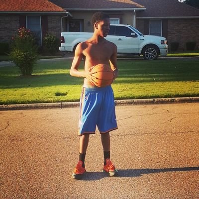 Montgomery, AL
#⃣2⃣2⃣ SG/SF
Carver High School~ Wolverines                         FMOI-@lbg_cam_22