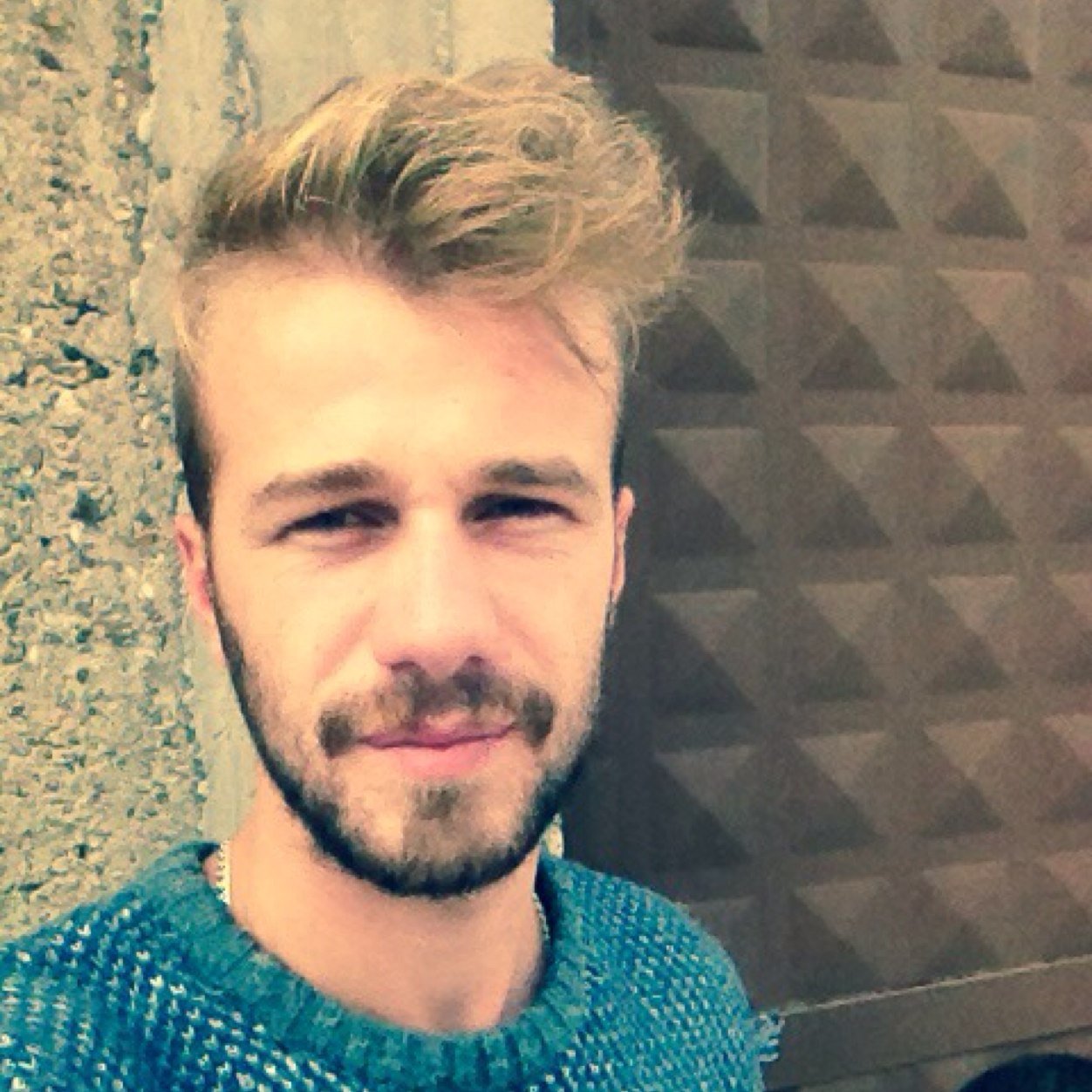 di1i_2's profile picture. 