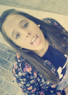 sonriendo desde el 98.Prometo besar cada lunar de tu cuerpo perder la cuenta y volver a empezar♡ツ