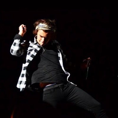 Larry is cuter and sexier than you and your fucking boyfriend. @marievatar @sexierthangod