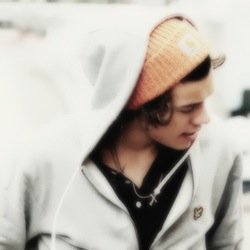 faginarry's profile picture. be like snow; cold and beautiful. // 08-06-14