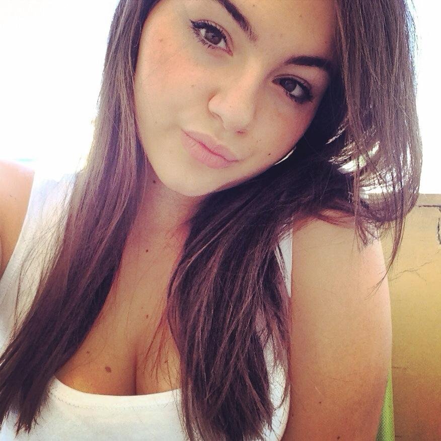 xneedsmalik's profile picture. sono fatta della stessa sostanza delle paranoie