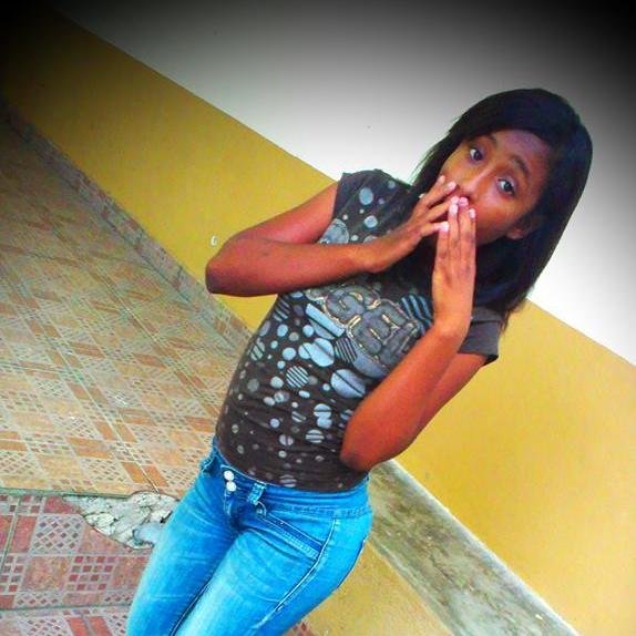 Soy una chica divertida y simpatica, me gusta bailar y pasarla bien....... ♥ ♥ !