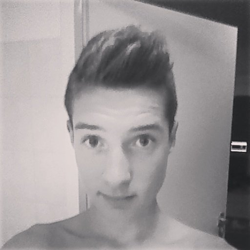 Follow me i follow back :)