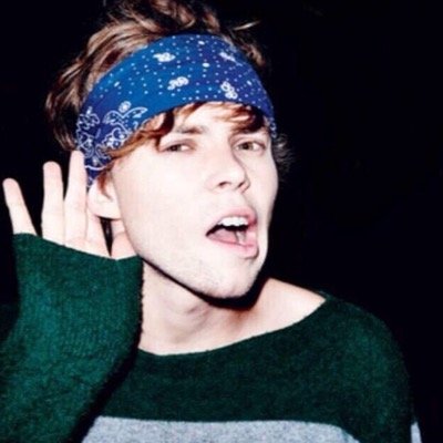 RT AND ILL DM YOU TO MUKE :))