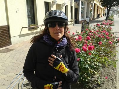 paucarme's profile picture. Aporto el que sóc per a fer el món més amorós i solidari. Autora del llibre: Personas con problemas de alcohol. La abstinencia no es Suficiente