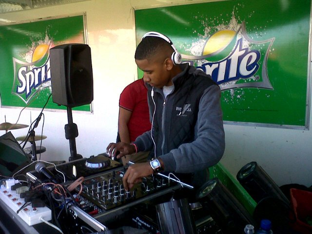 dj & producing from SA capetown 'Elsies' , I go by the name of Brent-lee Tamboer / DJ B.MO / Follow me ill follow you back/ more info 2826D8CC or 0726226584