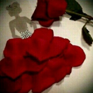 soOossoso22's profile picture. ‏‏‏‏‏أثقٌ بِـ أننّيّ گآئنُ مٌختلفَ !
وِ أحْملٌ فيَ دآخليّ قلبُ عطآؤهُ لآ ينفَذٌ ! 
وِ أحْمّلٌ فيَ دآخليّ رٌوح أٌنثىَ لآ تُـهزمٌ !
أحملٌ وِفآءَ وِ صِدقاً وِ ثقَـ