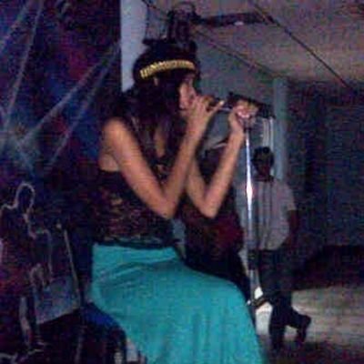 Kimera. Cantautora. Cantante de Soul-R&B. Cta personal Joselyn Partidas @Dollyjosii