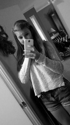 andrews_bnicole's profile picture. 17; Sometimes the best choices are the hardest; January 25 is my brithday