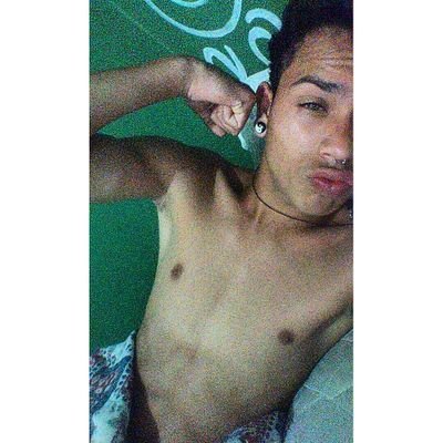 “Não tenho tempo para lembrar de quem me deixou triste. Estou mais preocupado com quem me faz feliz”   Navy Or Die ✌⚓