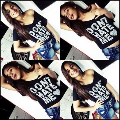 Levo esse sorriso porque ja chorei de mais;3