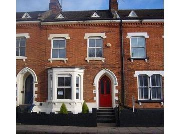 NorthamptonRoom's profile picture. BEAUTIFUL ROOMS affordable luxury living
Multiple bathrooms ,some en suite,leather sofas,cleaner,gardener,flatscreen tvs wifi ,dvd player fully fitted kitchen.