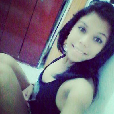 “Sou fã das coisas simples… sorrir sem querer,
conversar por olhares, dizer sem medo, elogiar
sinceramente”