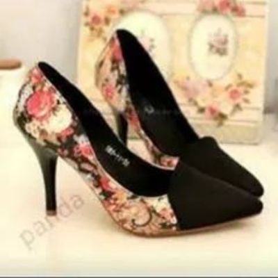 suplier highheels, wedges, flatshoes, boots, sepatu wanita♥ menjual ecer dengan harga grosir. cek ig: @raise_store | 52b89961 /  089630715594