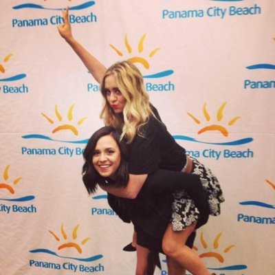 Megan and Liz fan since the beginning. Just making a twitter deciated to them! hope you enjoy!
