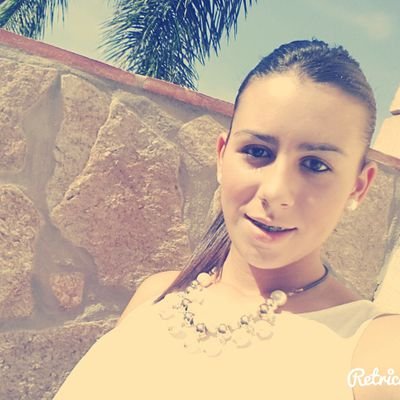 Simplemente mi carácter , mis imperfeciones y mis puntos fuertes son los que me hacen sentir unica y segura !