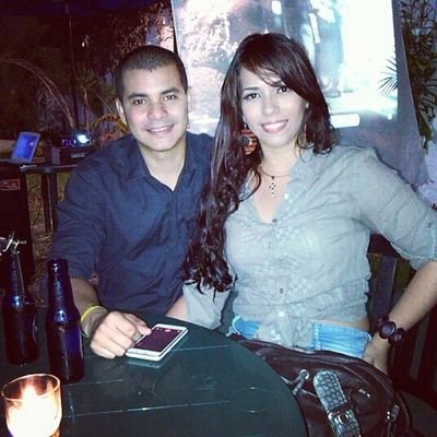 Médico en formación. Inmensamente feliz y enamorada d mi carrera. La gente bipolar y dramática no debería existir. Instagram: Vanessa_Dlopez