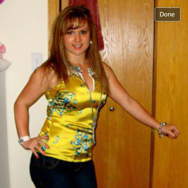 prittybrunette's profile picture. :-)